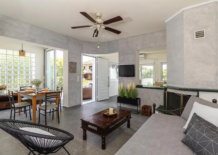 Vakantiehuis Elena House 2 *